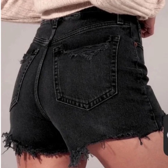 Abercrombie and fitch ultra high rise mom short black size 2 or 26 - Picture 2 of 3